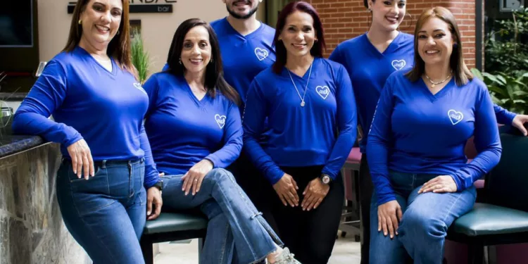 DOSIS DE MODA REALIZARÁ SU TERCERA “PASARELA AZUL” A BENEFICIO DE LA FUNDACIÓN UN DÍA A LA VEZ